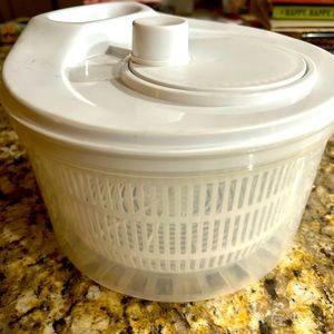 SALAD SPINNER